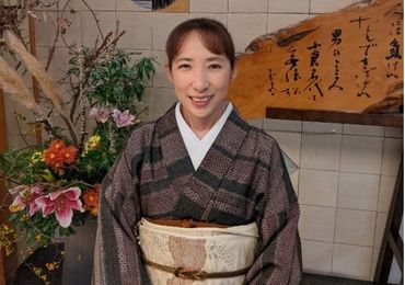 観山荘 本館 ＼可愛い着物で働けます／
着付けもしてもらえるので安心★
見ているうちに自然と自分でできるようになるかも♪