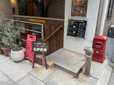 この看板が目印です★
近くにスーパーもあるので
ついでに食材を買って帰宅なんてことも出来ちゃいます！