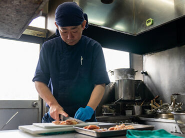 趣のある店内と外装は、地元の方たちに大好評♪
スーパーが近く、退勤後はそのまま買い出しに行けます◎