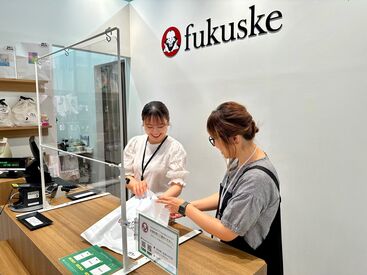 Fukuske Outlet 三井アウトレットパーク 木更津店 身近なアイテム≪靴下≫の販売がお仕事!お客様はご自身のペースでお買い物されるので、聞かれた際に接客対応をお願いします◎