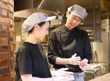 いしがまやハンバーグ ゆめタウン高松店 学生〜中高年の方まで大歓迎！
研修があるので、
未経験・ブランクの方も安心してくださいね◎