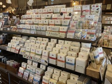 和紙の店　紙遊 美濃和紙を使った彩り豊かな和紙雑貨.:*･ﾟ
ここで働けば"非日常気分"を味わえるかも…♪
初めてのお勤め大歓迎です！