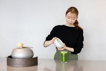 THE MATCHA TOKYO（ザ マッチャ トウキョウ）※3月中旬オープン 抹茶好きにはたまらない！
お客様の前でお茶を立てることも♪
ラテやアイス、カステラなど…目にもおいしい空間です！