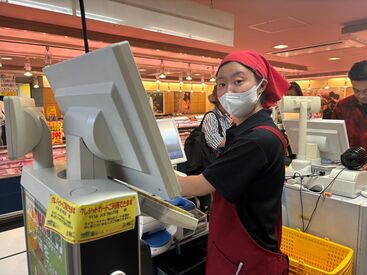 ナカムラ水産　中野店 ≪週1/3h～OK≫
スキマ時間や学校帰りにサクッと♪バイト終わりは、ブロードウェイでそのままお買い物もできちゃいます★