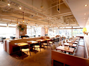 ◆渋谷駅から徒歩スグ◆
広くて明るい店内で、ゆったり時間を楽しめるカフェです♪