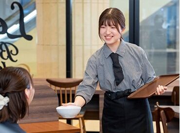 カフェ・ド・クリエ 名古屋三井ビルディング北館店 「学校帰りに働きたい！」「しっかり稼ぎたい！」など…都合に合わせて働き方を調整します◎