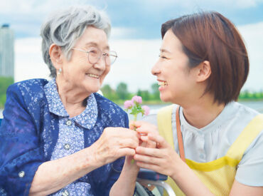 高齢者の方が安心して笑顔で暮らせる
地域社会の実現を目指しています＊
※写真はイメージです