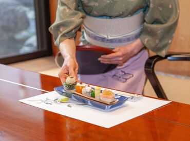 季節に合わせた着物で日本料理のおもてなし…☆
着付けもお教えするので安心して下さいね！