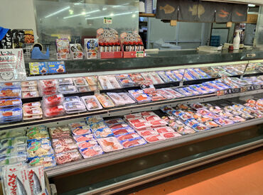 小山水産（勤務地：サンディ城陽店） スーパー内の海鮮売り場でのお仕事！
★★スーパーの裏側なので【お客様対応ゼロ×完全裏方×接客なし】★★