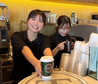 TULLY'S COFFEE（タリーズコーヒー）　ベイドリーム清水店 新しいお仕事は、
"タリーズ"で決まり！

優しい常連さんが多いので、
落ち着いた雰囲気で楽しく働けます★