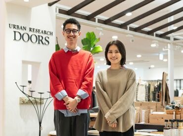 URBAN RESEARCH DOORS イオンモール京都桂川店 ★新規ショップスタッフ募集中★
自社レーベルやインポートブランドも充実
ファッションが好き！そんな気持ちを活かして働こう♪