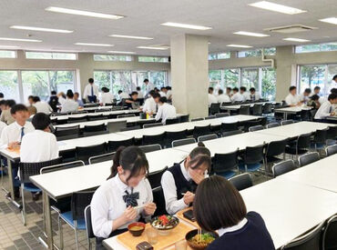 ＼料理の経験や自信は必要なし♪／
勤務曜日・時間お気軽にご相談下さい！
子育てや家庭のリズムに合わせて働きやすい環境です◎