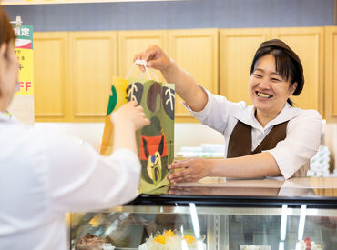 一六本舗　三津セブンスター店 創業当時から人気のものや、最新の和洋菓子までたくさん！
みんなから愛される松山銘菓を一緒に広めていきませんか？