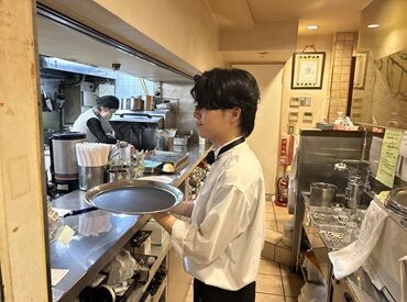 CAFE TERRACE AVANTI （カフェテラス アバンテ） 名古屋駅・JR広小路口から徒歩2分★
駅ナカにある隠れ家的な喫茶店♪
1967年から営業している老舗です！