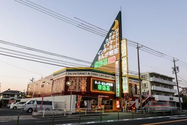 インターネットカフェ 亜熱帯 四軒家店 「こんなところで働きたかったーー！」
店内はまるでアジアンリゾート！
オシャレ空間で気分も上がります♪