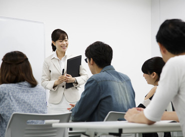 株式会社リカレント リカレントの教室で日本語教室を目指す
社会人の方に授業を行います。
※写真はイメージです